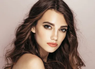 Banner do post Pálpebras caídas e olheiras: blefaroplastia e laser resolvem?