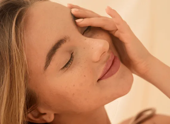 Banner do post A importância do posicionamento das sobrancelhas na cirurgia de blefaroplastia