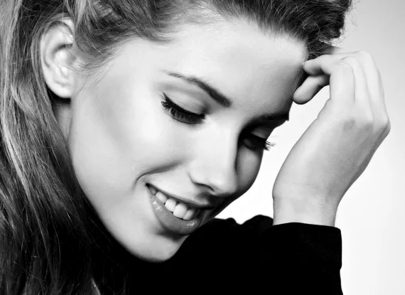 Banner do post Rejuvenescimento: explorando a sinergia entre a Blefaroplastia Estruturada e o Minilifting Facial