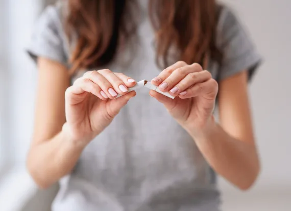 Banner do post Por que cigarro e cirurgia plástica não se misturam?